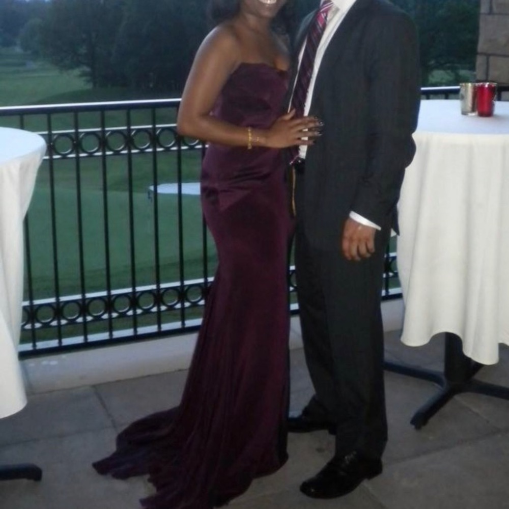 Nicole Miller plum special occasion gown Sz 4